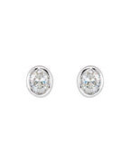 Brinco Ponto de Luz Oval com Cravação Bezel em Ouro 14k com Diamantes de Laboratório