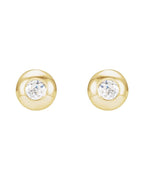 Brinco Ponto de Luz Redondo com Cravação Bezel em Ouro 14k com Diamantes Naturais