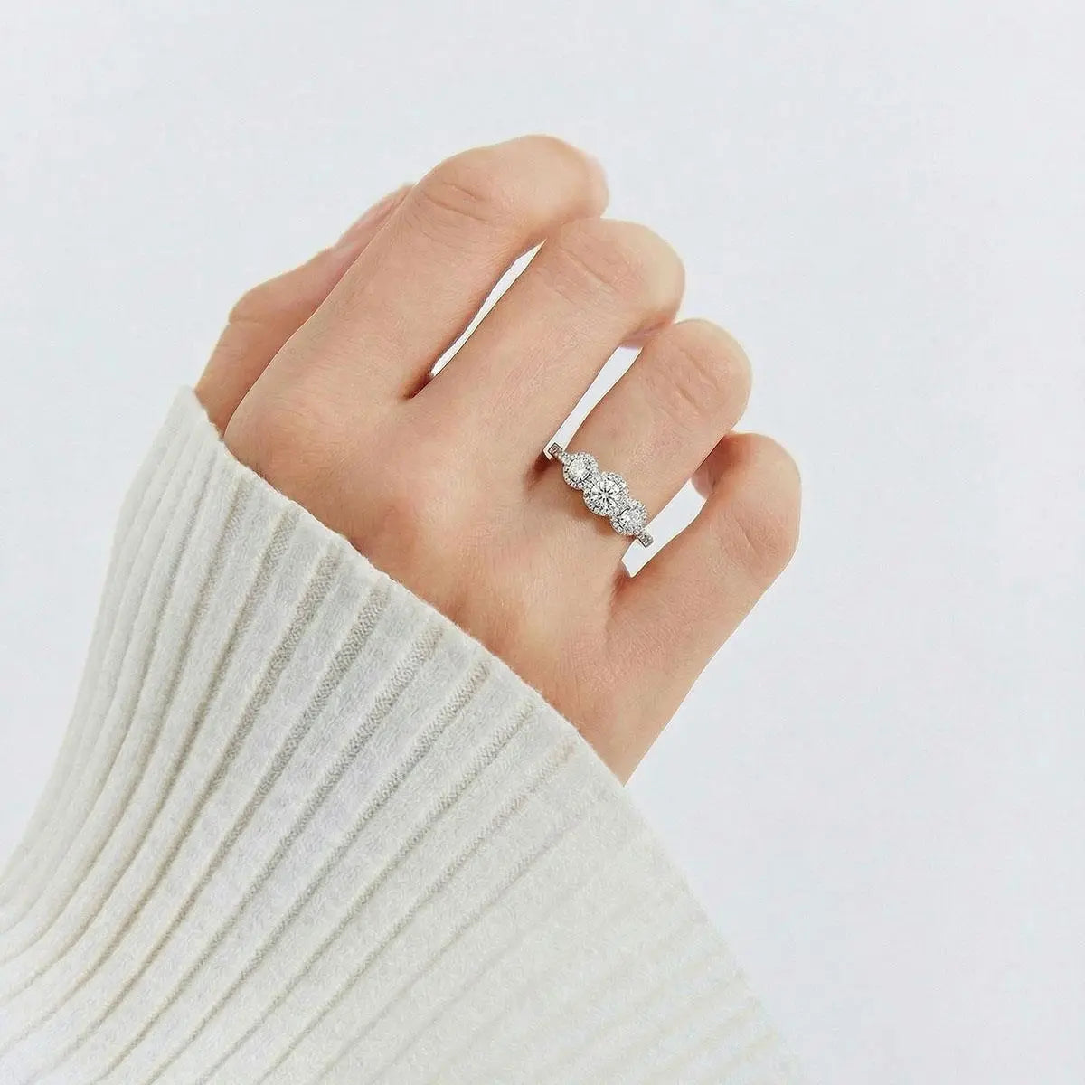 Anel de Prata 925 com Pedras Redondas Moissanite 4.5mm