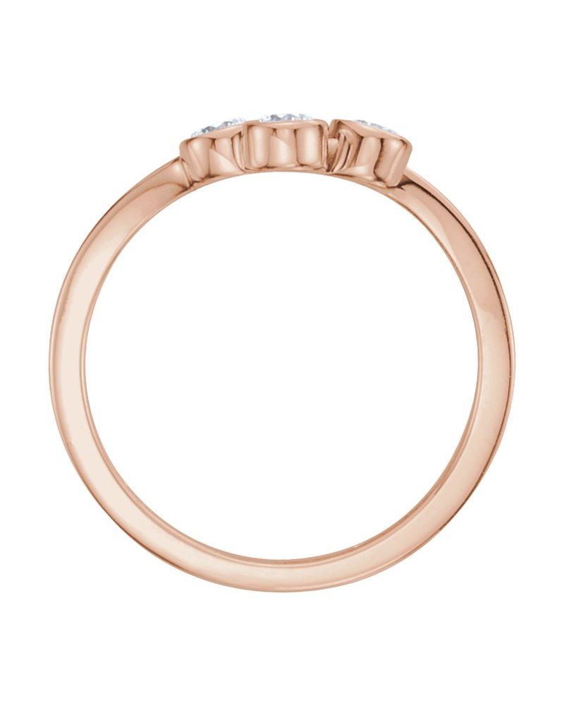 Anel Três Pedras com Cravação Bezel em Ouro 14k com Diamantes Naturais – Modelo 5