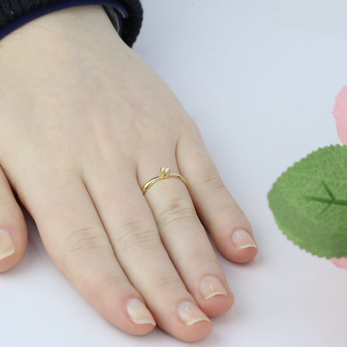 Anel Aro Abaulado Solitário Zircônia Branca 2,5 mm em Ouro 18K