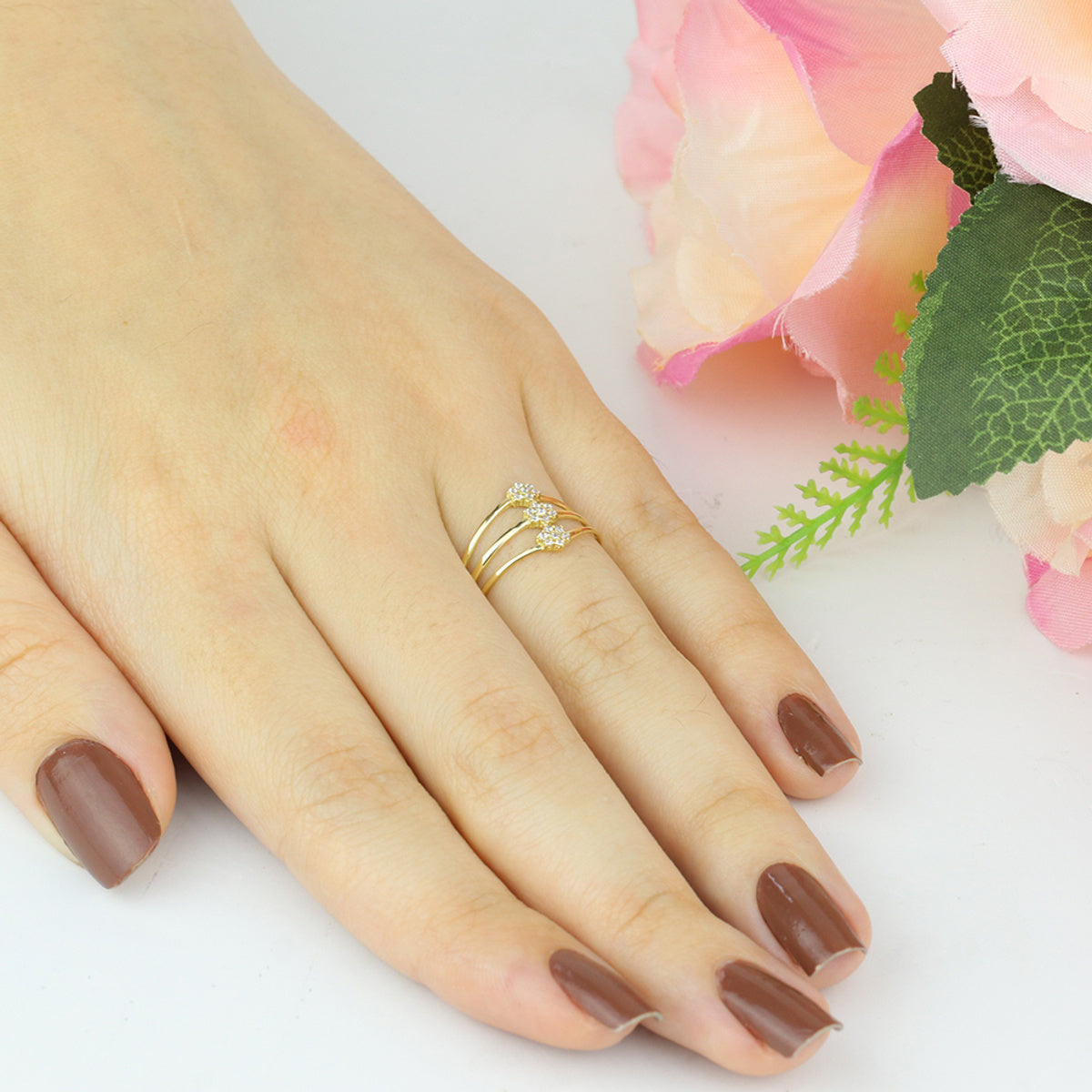 Anel Aro Triplo Flores Zircônias em Ouro 18K