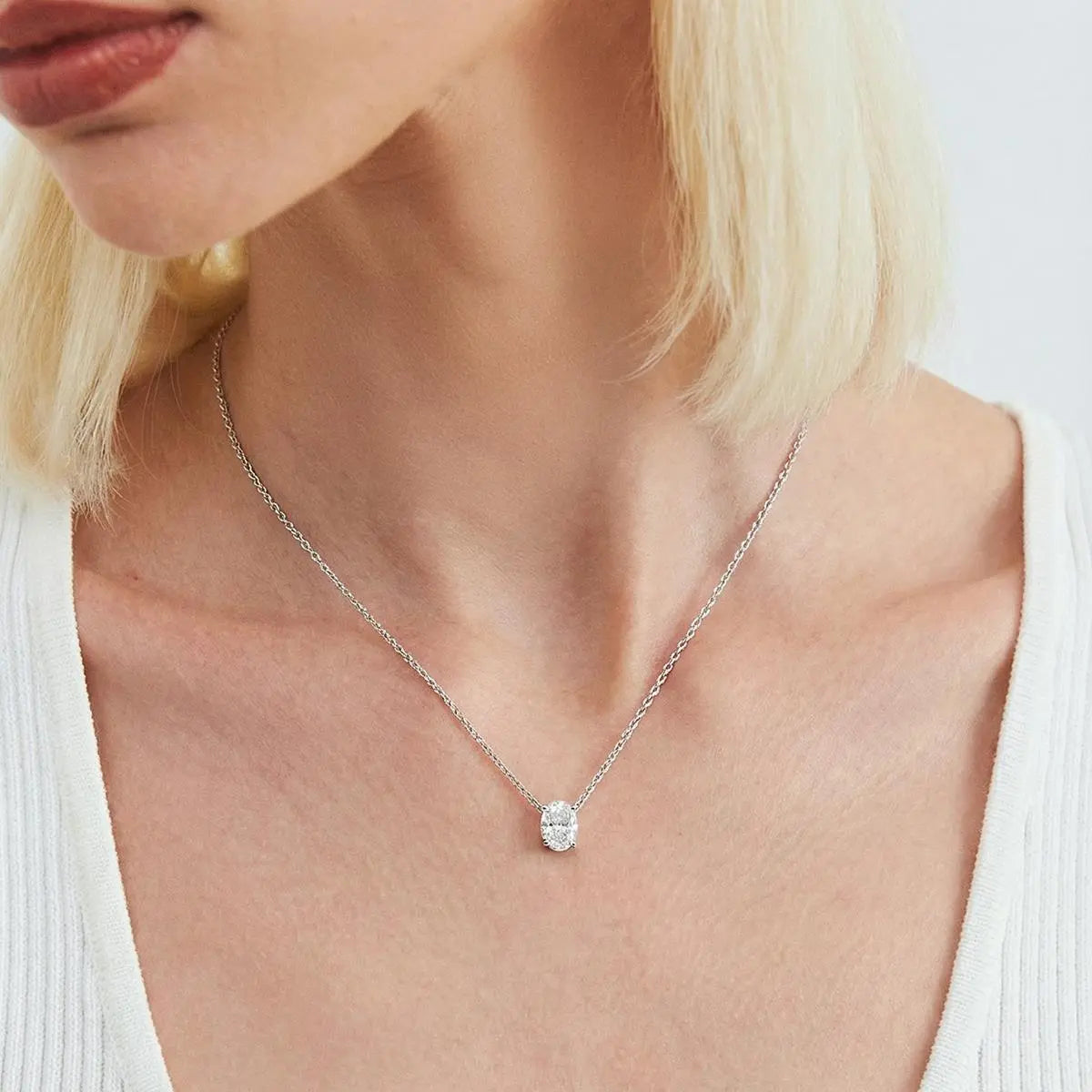 Colar de Prata 925 com Pedra Oval Moissanite 5x7mm
