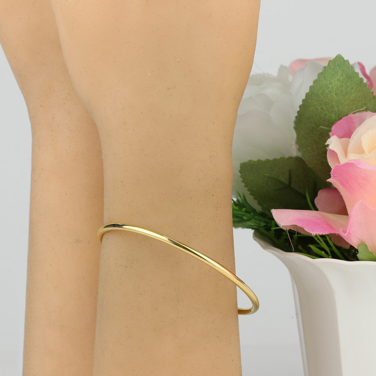 Bracelete Redondo Fio Redondo Bitola 3,00 mm em Ouro 18K