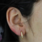 Brinco Argola Oval Zircônias Brancas em Ouro 18K