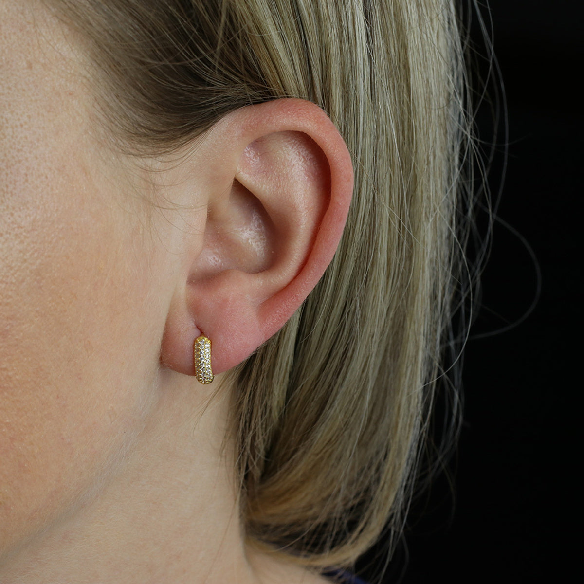 Brinco Argola Pavê Bitola 3,50 mm Zircônias Brancas em Ouro 18K