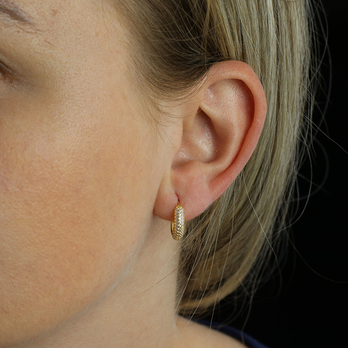 Brinco Argola Pavê Bitola 3,50 mm Zircônias Brancas em Ouro 18K
