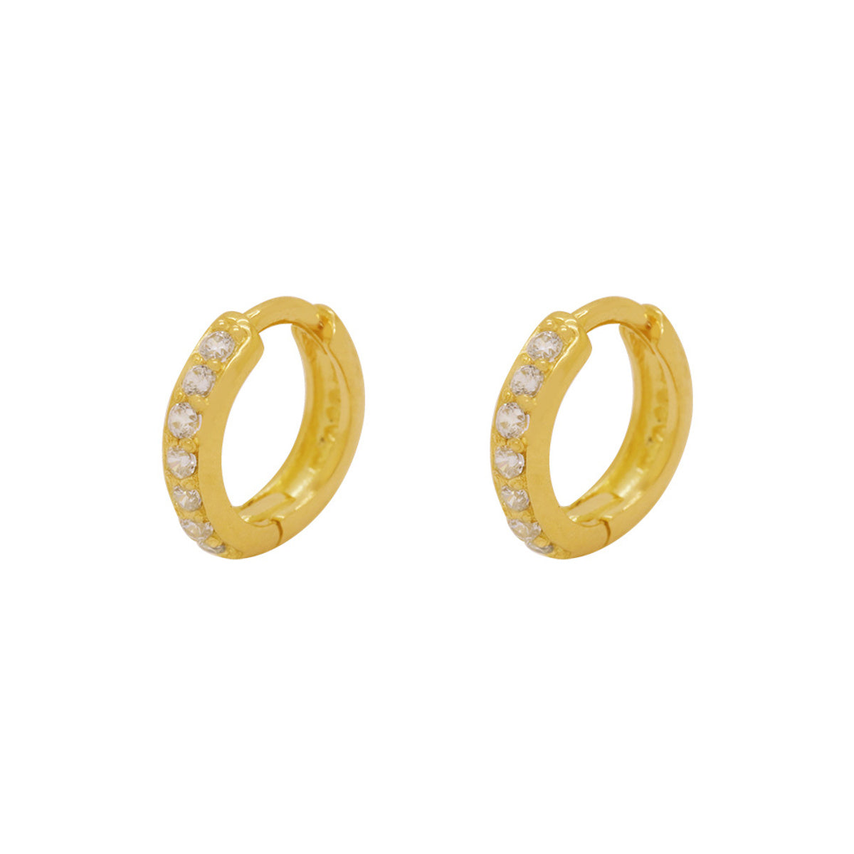 Brinco Argola Redonda Fio Abaulado Bitola 2,40 mm Zircônias Brancas Diâmetro 0,90 cm em Ouro 18K