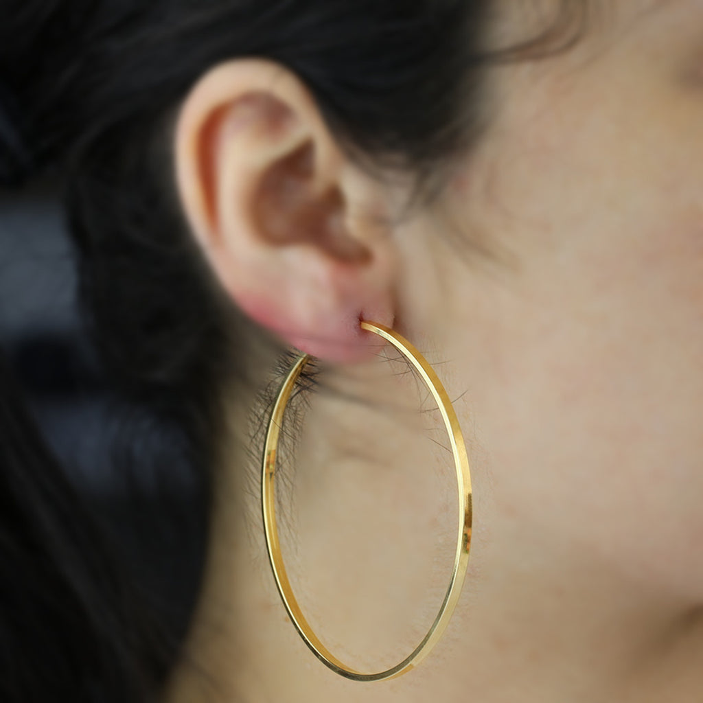 Brinco Argola Redonda Fio Retangular Bitola 2,00 mm em Ouro 18K