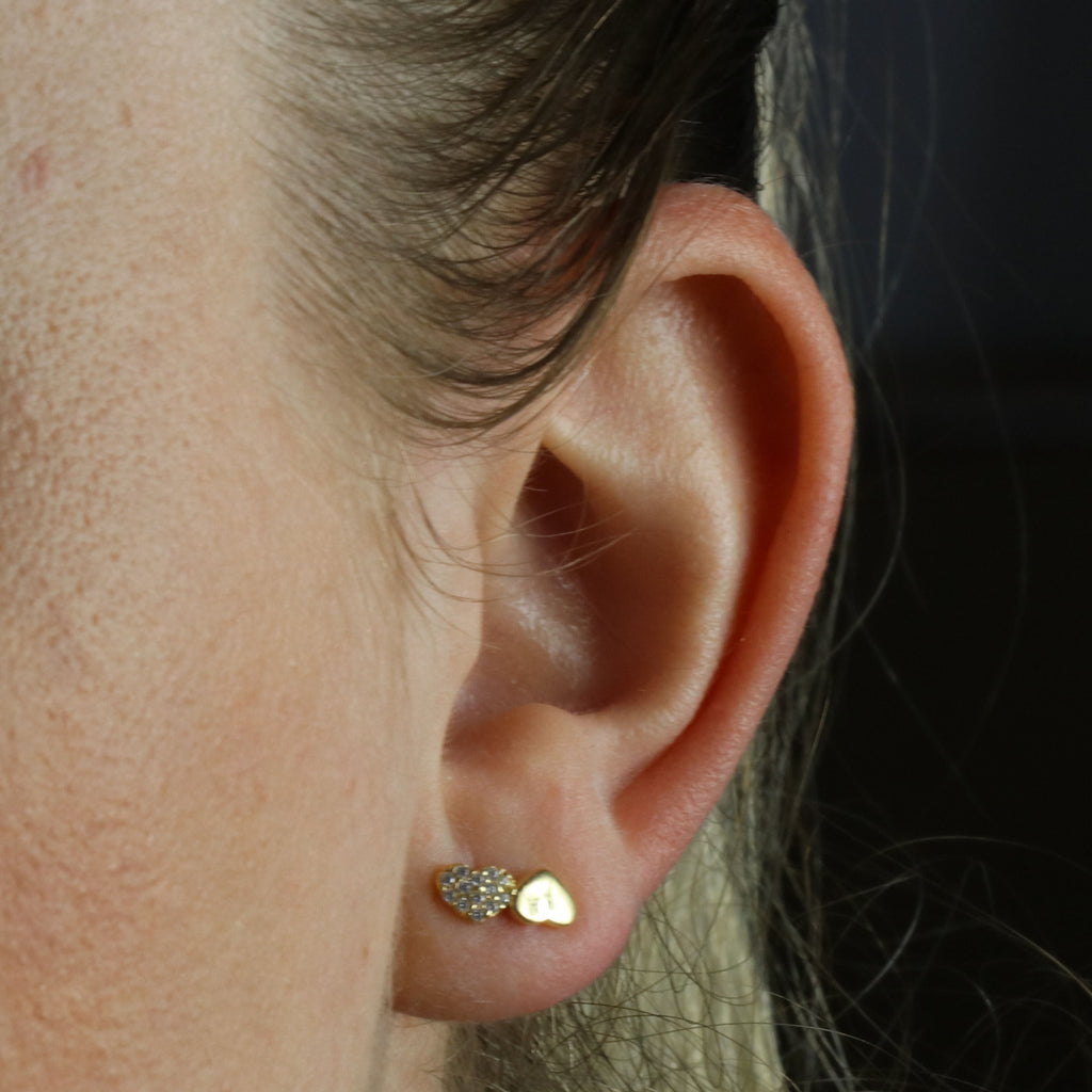 Brinco Zircônias Brancas em Ouro 18K