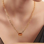 Colar Folheado a Ouro com Cristal Retangular