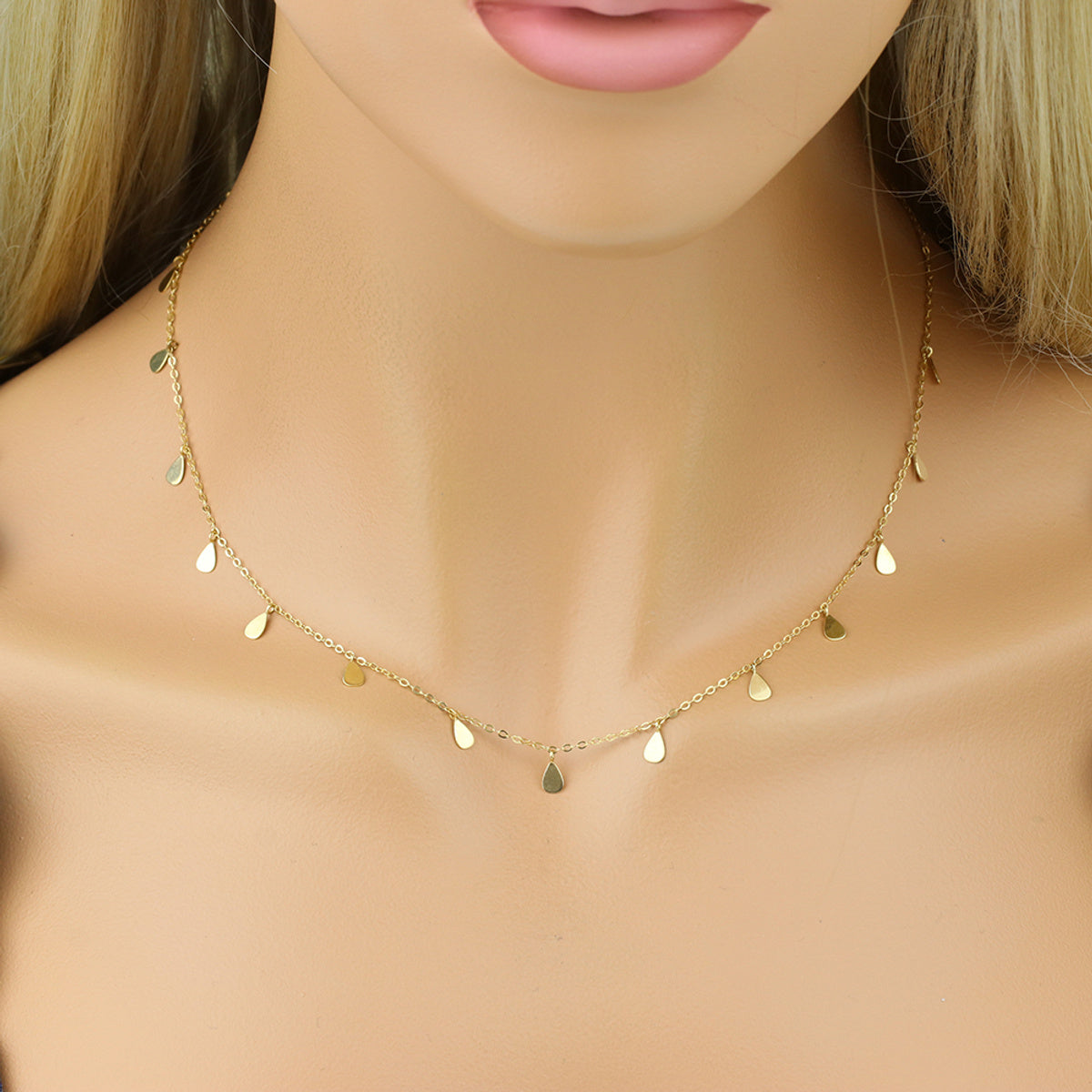 Colar de Elos da Rainha Desquinada Chapas Gotas Lisas Penduradas em Ouro 18K