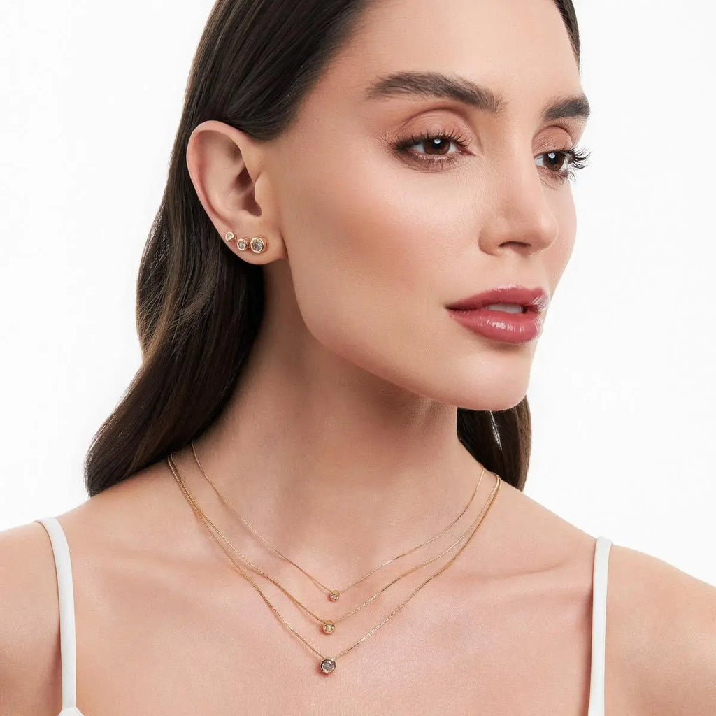 Conjunto Brinco e Colar com Pingente Redondo em Cristal