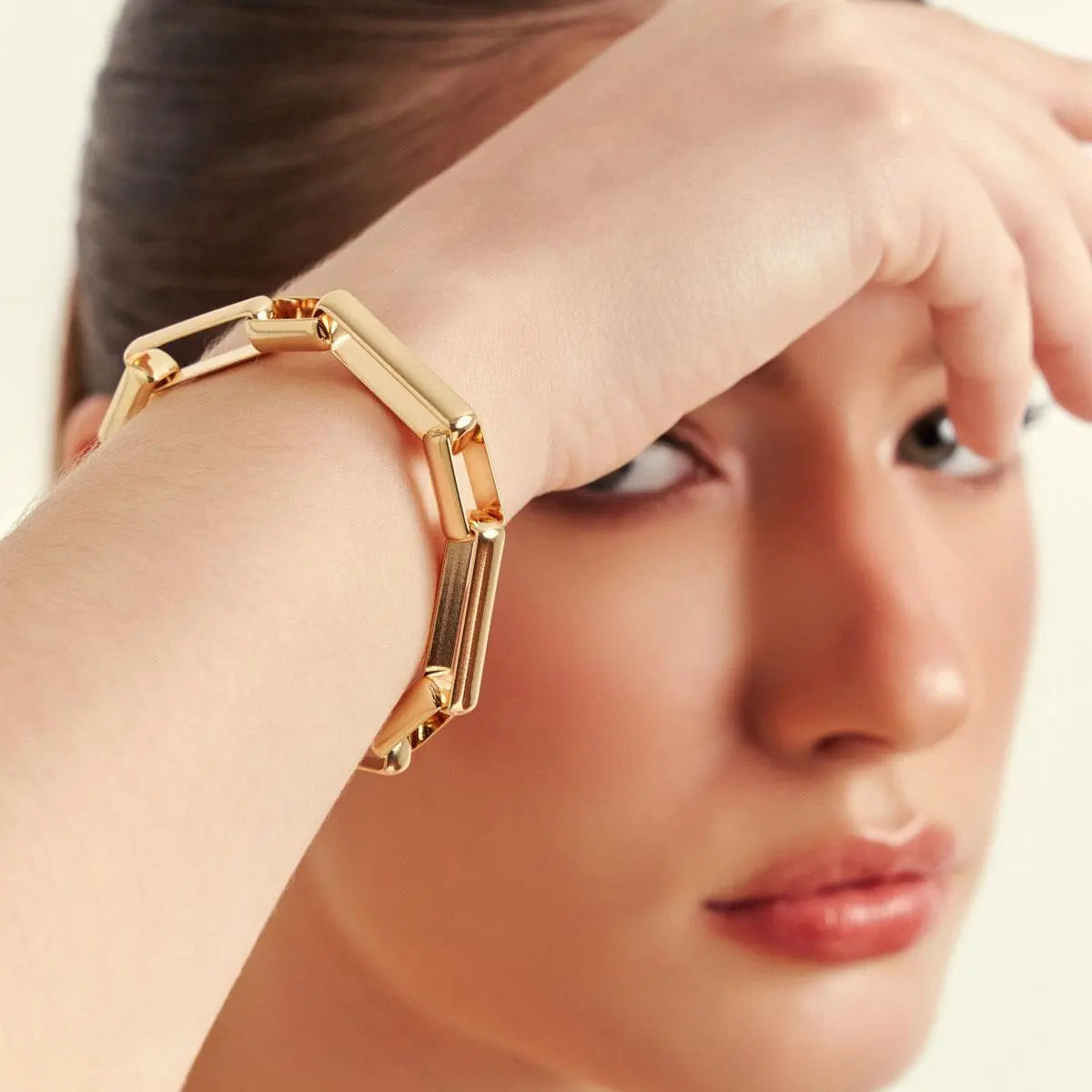 Pulseira Folheada a Ouro Lisa com Elos Retangulares Intercalados e Fecho Boia