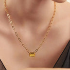 Colar Folheado a Ouro com Cristal Retangular