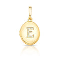 Pingente Folheado a Ouro Oval Relicário Letra "E" com Zircônias e Fecho