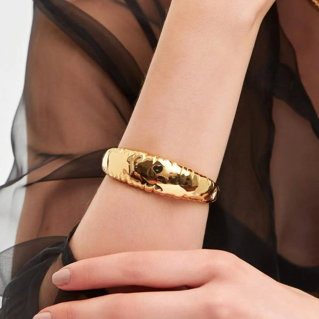 Bracelete Folheado a Ouro com Detalhes Texturizados