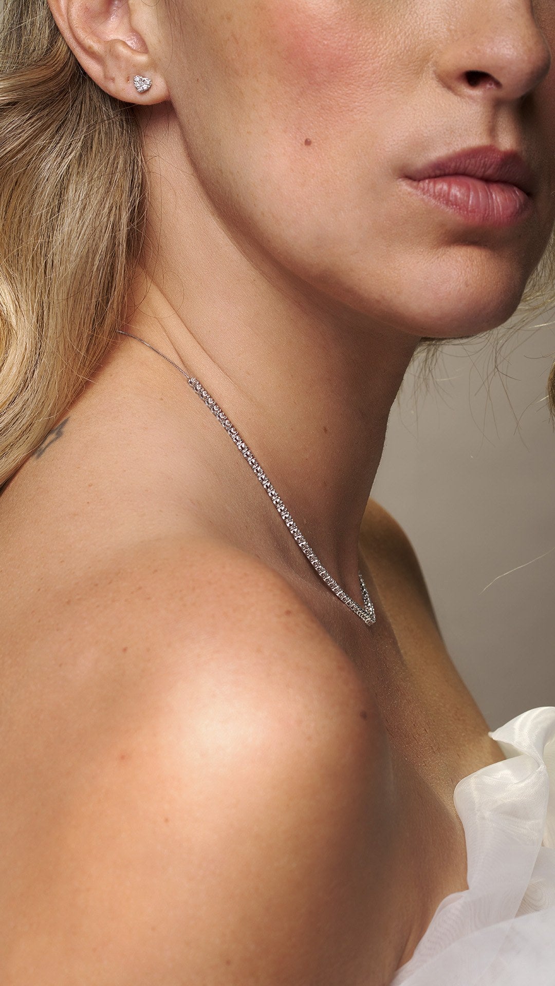 Gargantilha Riviera Coroa Degradê Diamantes em ouro branco – foto 3