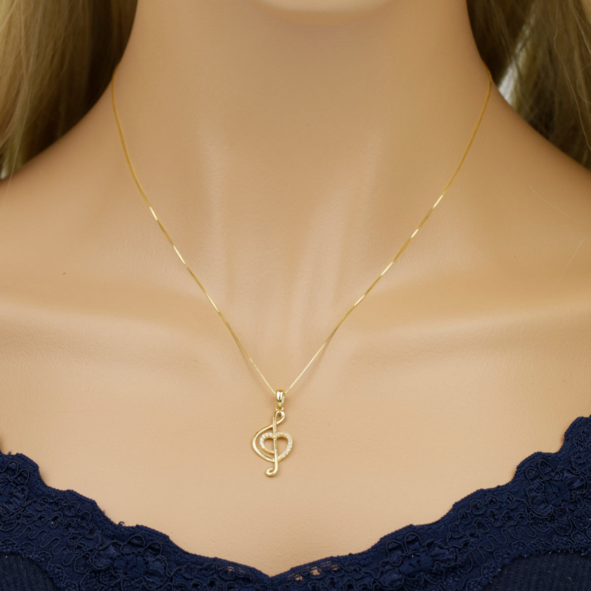 Pingente Clave de Sol Lisa Coração Cravejado Zircônias em Ouro 18K