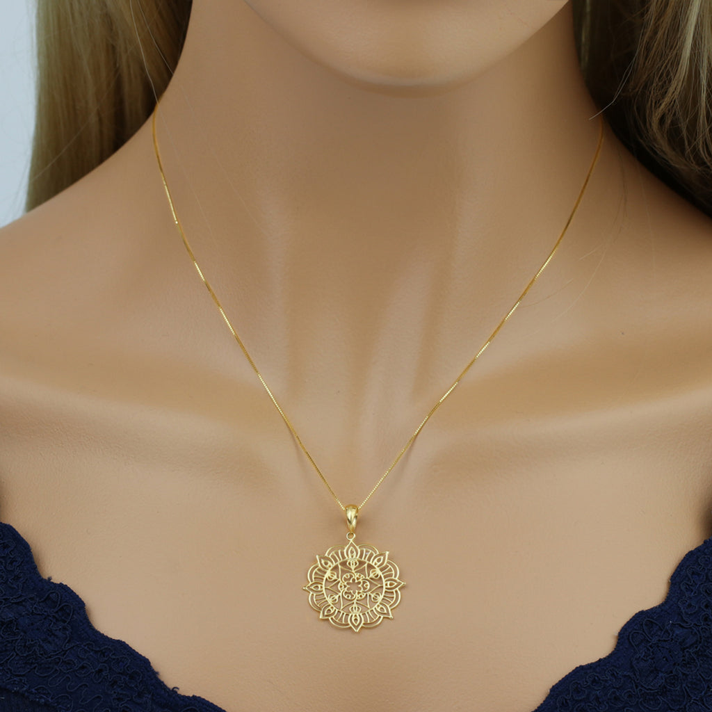 Pingente Mandala Flor Vazada em Ouro 18K