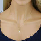 Pingente Menina Grande Roupa Trabalhada com Cortes Diamantados em Ouro 18K