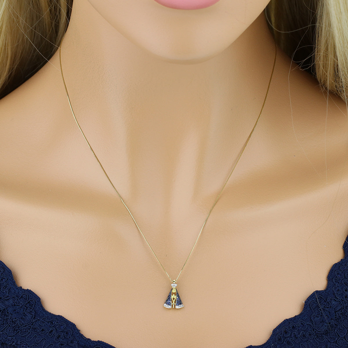 Pingente Nossa Sra. Aparecida Cravejada Zircônias em Ouro 18K