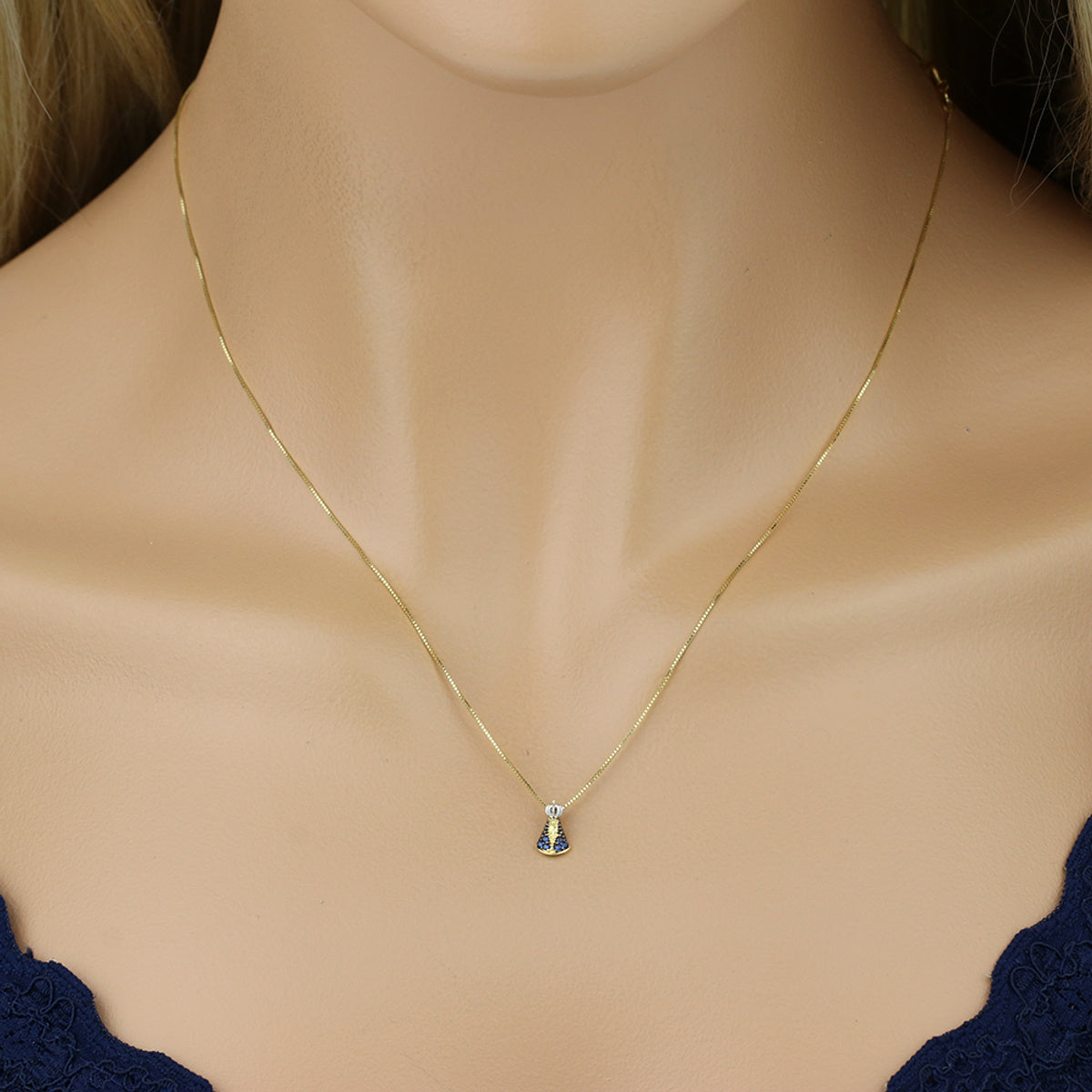 Pingente Nossa Sra. Aparecida Pequena Cravejada Zircônias em Ouro 18K
